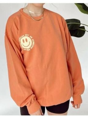 BACON LETTUCE TOMATO Be the reason someone smiles Sweatshirt In Tangerine